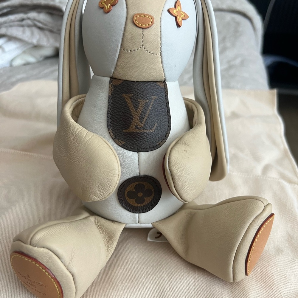 Louis Vuitton Dou dou bunny rare - Picture 5 of 8